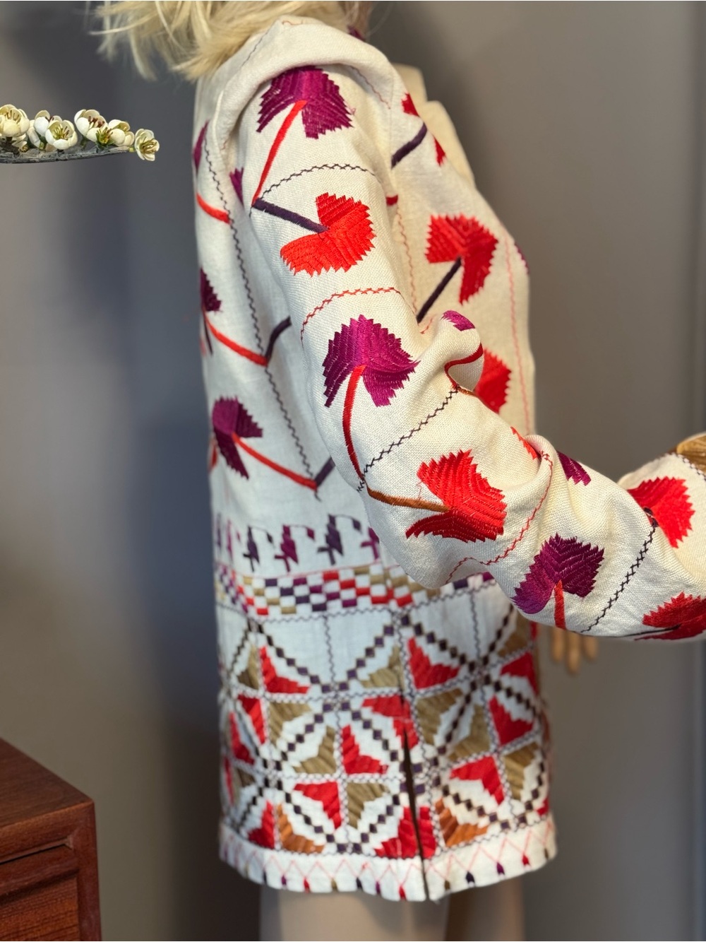 Tory Burch Cream Embroidered Linen Tunic with Red & Purple Accents - Picture 6 of 13